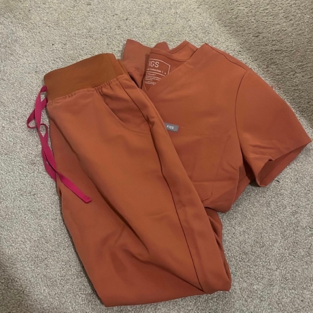 Figs scrubs set